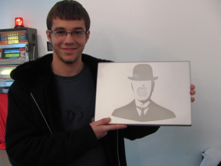 Illustration for article titled Free Laser Etching, Tonight Only at the Gizmodo Gallery